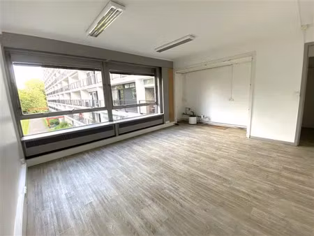 vente bureau croix 766 m²