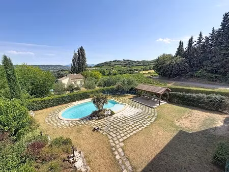 maison en pierre avec deux logements indépendants  piscine et vue exceptionnelle sur les..