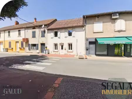 maison de village de 82 m2 avec deux chambres  jardin et vue dégagée