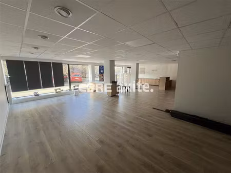vente commerce cran gevrier 207 m²