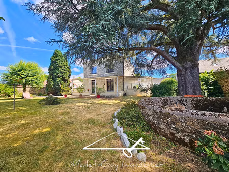maison non mitoyenne avec grand jardin  garage et dépendance