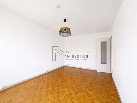 studio meublé + place de parking : limoges montjovis