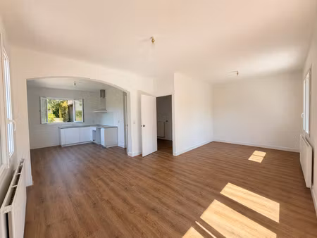 maison 140 m2 5 chambres  garage et terrain de 1055 m2
