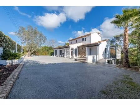 villa 250 m2 4 chambres et une dependance frejus