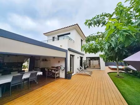 villa de prestige t4 sanary- proche commerces et plages à pied