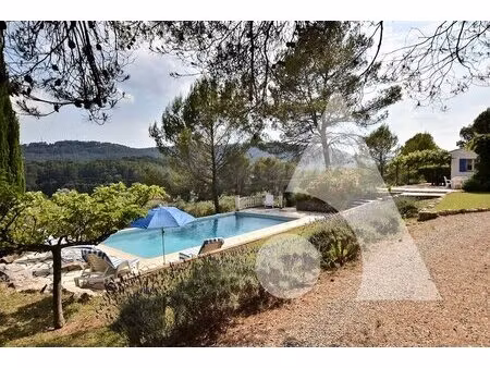 maison provençale de plain-pied 135 m² avec piscine  double garage et fort potentiel ?...