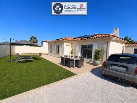 maison récente de plain-pied - 3 chambres-terrain plat -abris -panneaux solaires