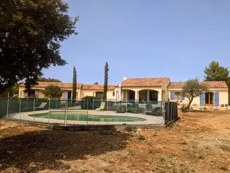 moissac bellevue superbe villa avec piscine sur 5800 m2 de terrain clos.