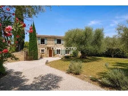 magnifique bastide en pierre avec jardin clos et belle piscine avec cuisine d?été