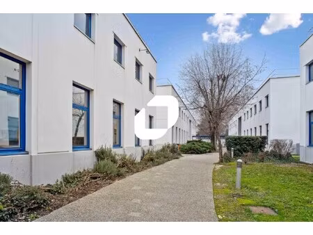 location local professionnel 2 326m² villeurbanne 69100