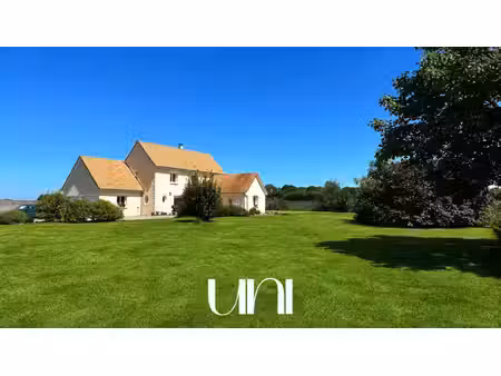 maison 5 pièces 133m2 et 3000m² de terrain avec double garage - aure sur mer