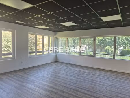 location local professionnel 155m² cluses 74300