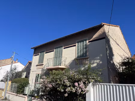 t2 meuble dans maison st just malpasse petit jardin