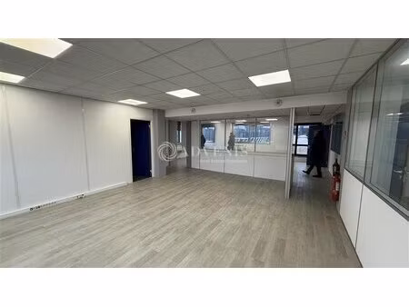 location bureaux 155 m² à 961 m²