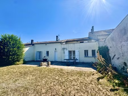 une maison de charme dans un village très prisé