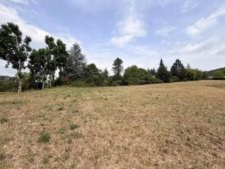 terrain à bâtir avec cu - cadre champêtre  à quelques minutes à pied du centre de cazals