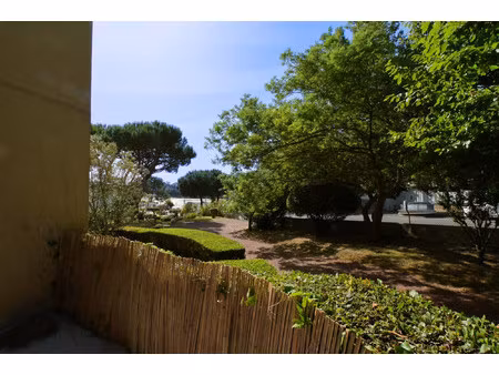 appartement 2 pièces de 49 m² en rez-de-chaussée  à deux pas
