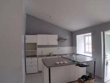 location appartement 3 pièces aux sables-d'olonne (85100) : à louer 3 pièces / 67m² les sa