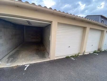 location parking le pontet 84130