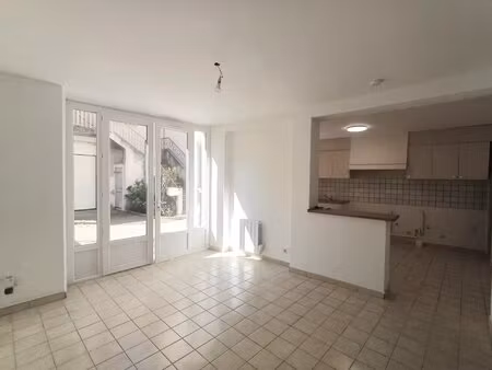 location appartement 2 pièces 55m² auriol 13390