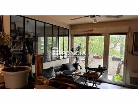appartement t3 - calme - cuisine équipée - balcon sur parc - parking privé - résidence séc