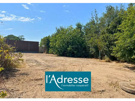 vente terrain  637.00m²  beauvoir