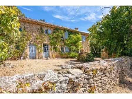 a vendre mas de caractère à rénover avec vue sur le luberon cabrières-d'avignon