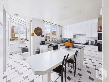 appartement à vendre avec terrasse et 4 chambres   tournai (vbe47268)
