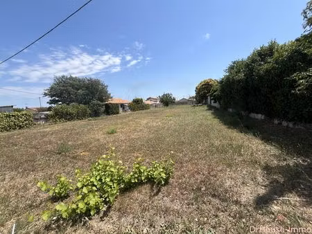 macau commune dans le sud ouest departement de la gironde a vendre terrain constructible a