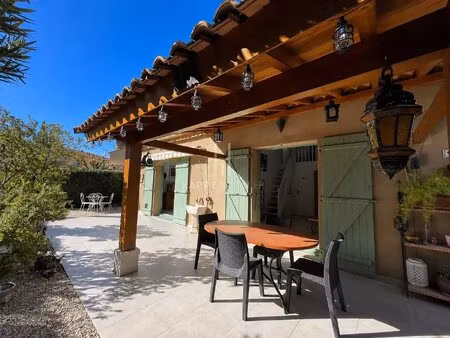 jolie villa dans résidence sécurisée avec piscine