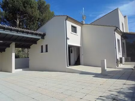 vendu eyragues - maison 4 chambres avec garage sur terrain 673 m2