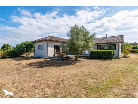 vente maison 5 pièces 140 m² à lesparre-médoc (33340)  276 120 €