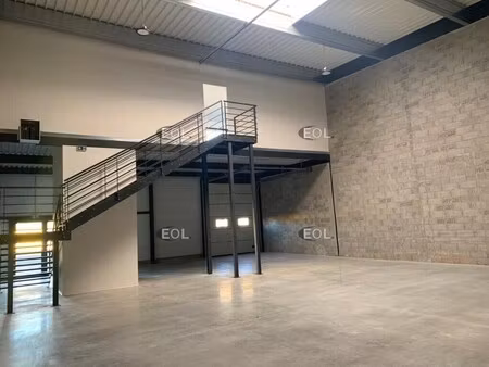 location local d’activités brignoles 83170 267m²