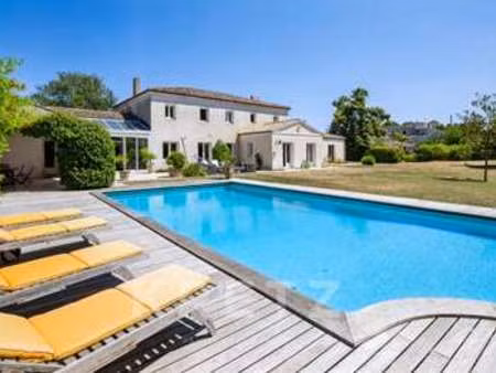 vente maison piscine à la rochelle (17000) : à vendre piscine / 544m² la rochelle