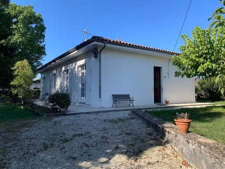 maison de plain-pied  3 chambres  avec jardin au cœur de sauveterre-de-guyenne !