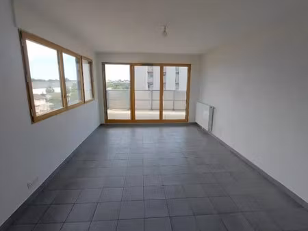location appartement 3 pièces 77 m² à bègles (33130)