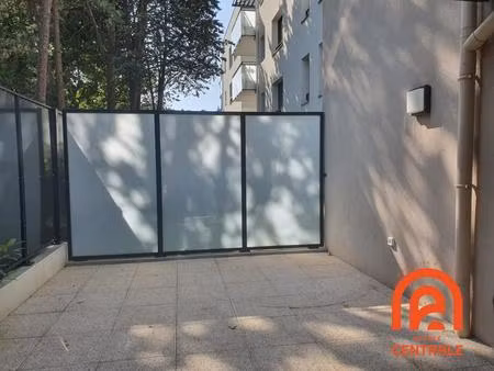 t2 rez de jardin avec garage saint colombe