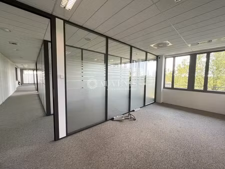 location bureaux 115 m² à 641 m²