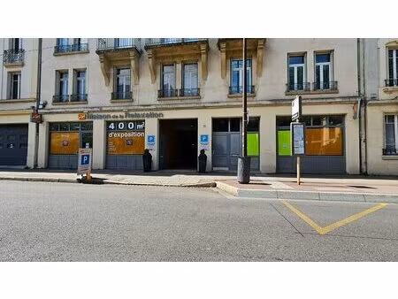 vente commerce 453 m²