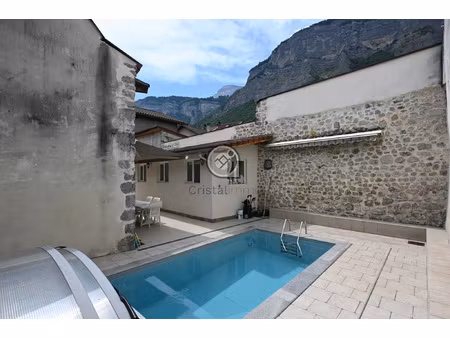 maison de village avec piscine - 2 chambres centre du villag
