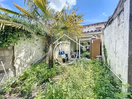 castillon la bataille : maison de ville avec jardin