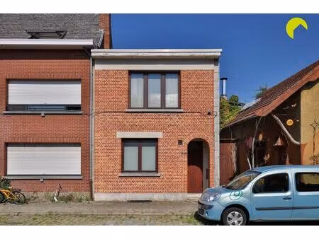 huis te koop in hove met 2 slaapkamers