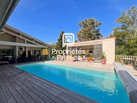 maison de 200m² avec 4 chambres et piscine