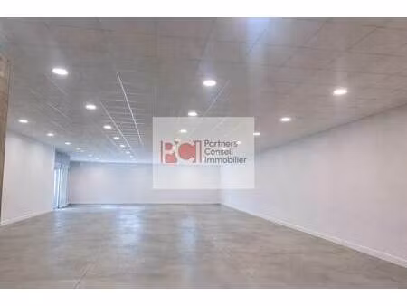 vente local d’activités bernis 30620 2000m²