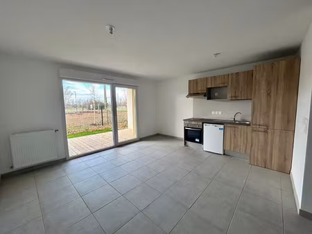 location appartement 2 pièces 40 m² à roques (31120)