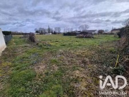 vente terrain à saint-pierre-d'eyraud (24130) : à vendre / 1142m² saint-pierre-d'eyraud