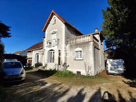 maison courtry 6 pièce(s) 161.20 m2