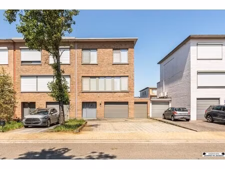 huis te koop in hoevenen met 3 slaapkamers
