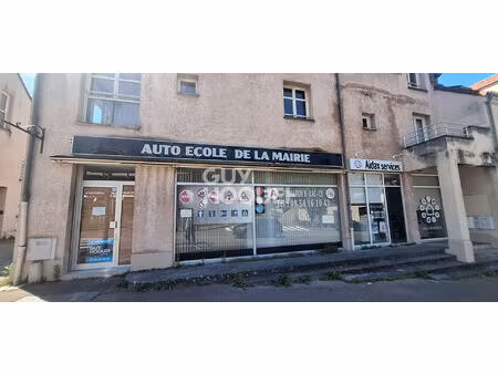 local commercial aubergenville 55 m2 de surface utile.