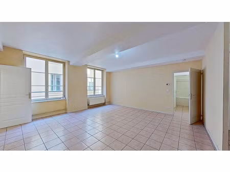 location appartement 3 pièces 70 m² à lyon 1 (69001)